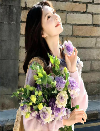 表演艺术解析：《女神时代》的场景的搭建工艺与视觉冲击 感受表演的情感力量